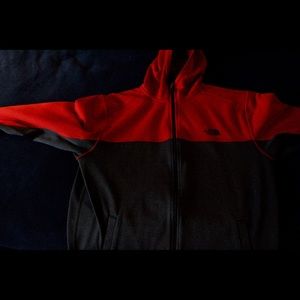 North face fleece zip up. Full zipper great condition warm jacket